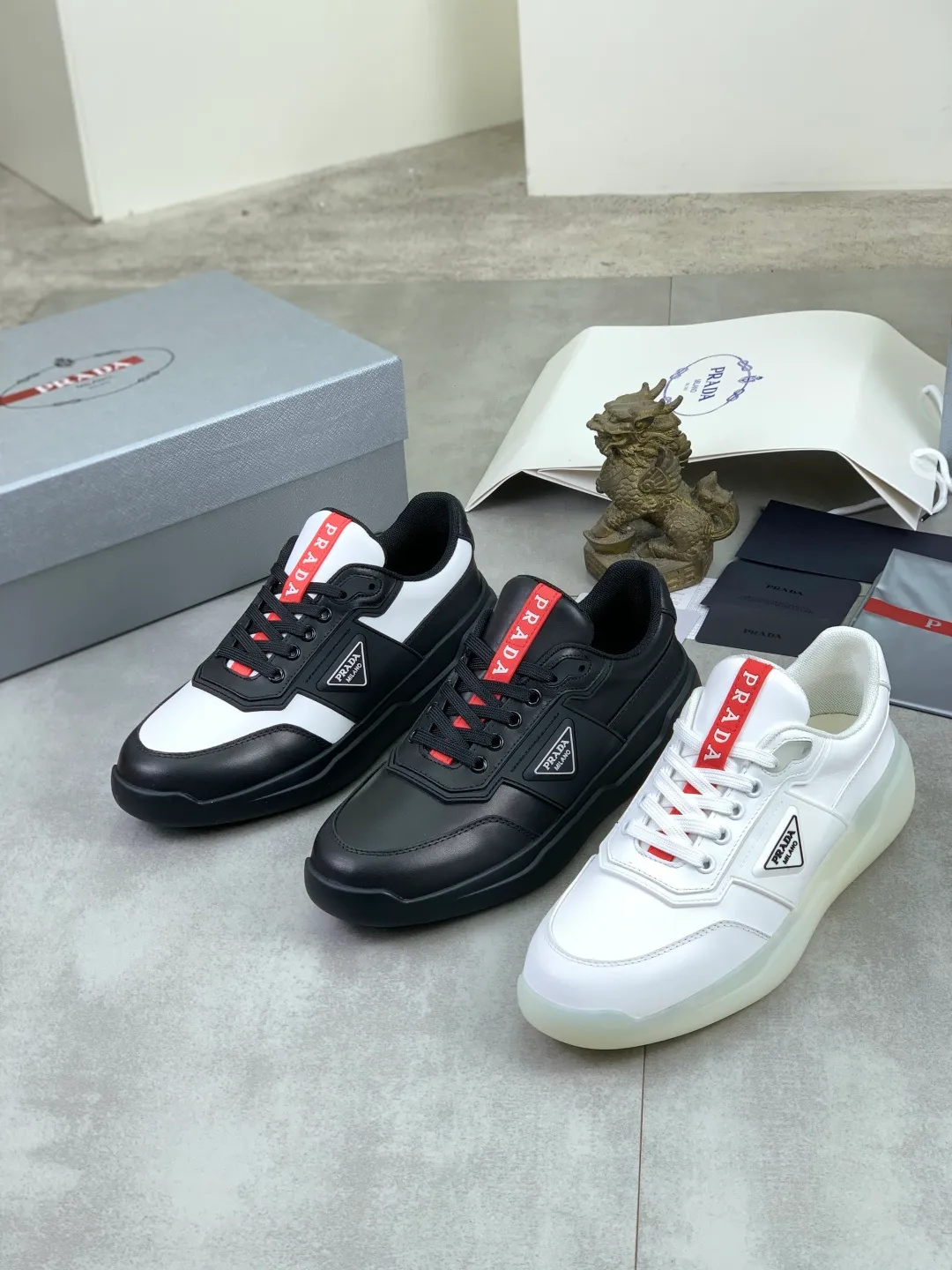 Men's men's shoes P600 💰【New style】Top quality, new popular models on the official website, which will never go out of style for a century, 🆘 The trendy brand (Prada) mainly promotes popular models, avant-garde and versatile fashionable men's shoes, privately molded, with cowhide splicing and 1:1 oil edge treatment... fashionable and simple, original imported cowhide with python skin, cowhide leather lining for feet; the atmosphere and personality are more fashionable, eye-catching and pursuing class. It will subvert the old idea and be a must-have for fashionistas who want to spend time with you! Must keep it! High-end comfortable and low-cost, high-end quality workmanship. Size: 38-45 4️⃣ colors available. full package